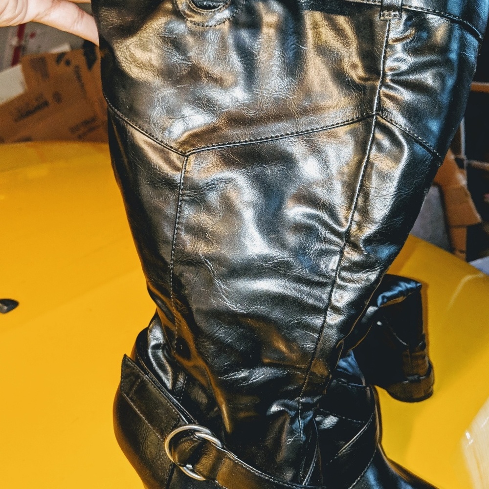 Boots - Picture 3 of 5